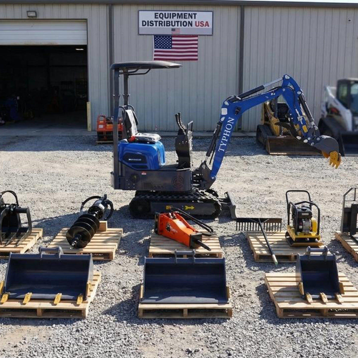 TERROR XI Mini Excavator Digger 13.5hp Gas B&S EPA Engine with 14 Attachments