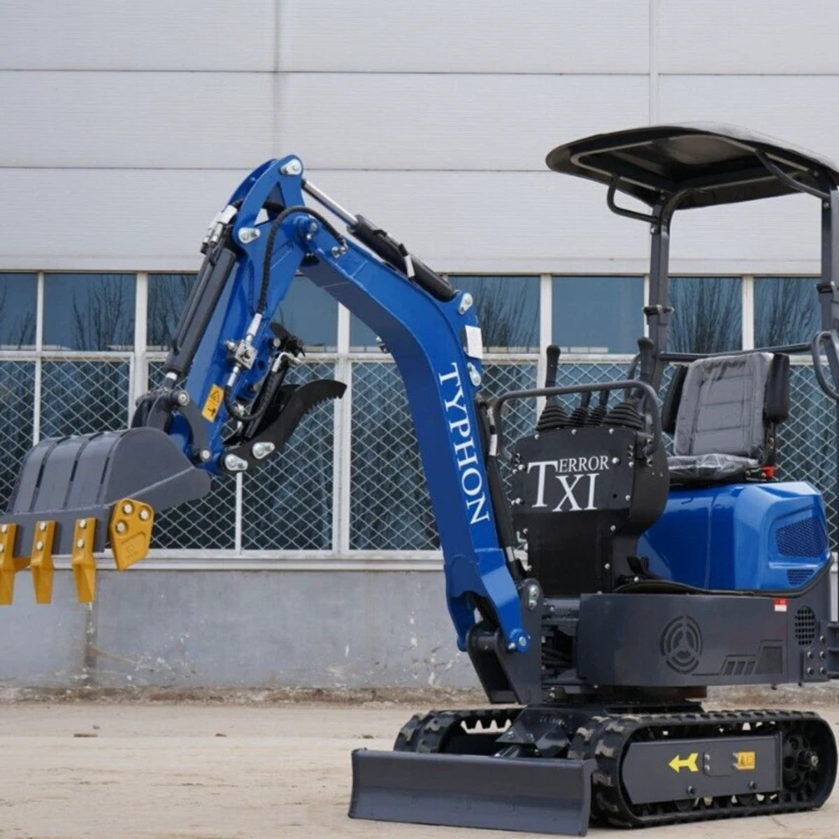 TERROR XI Mini Excavator Digger 13.5hp Gas B&S EPA Engine with 14 Attachments